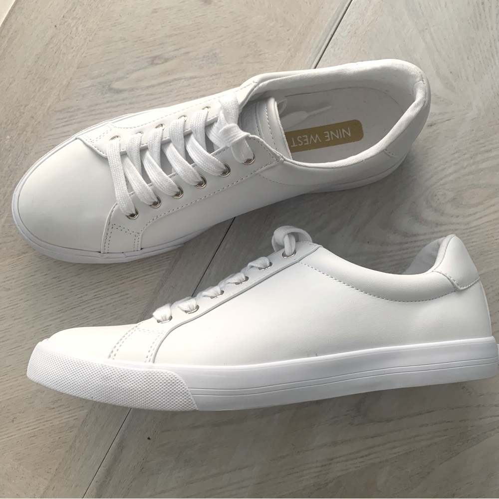 𝅺Nine West Layna Women's White Sneakers.